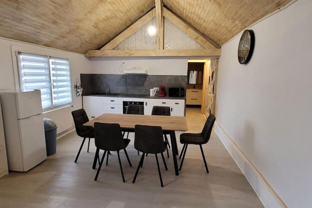 La Maison De L'Abeille De Percey Longeau-Percey Luaran gambar